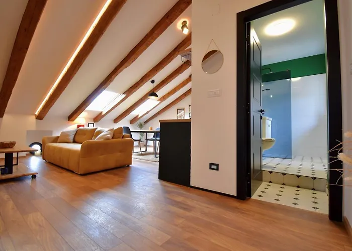 Brand New Centre 2 *